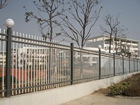 帝景裝飾教你如何選擇鋅鋼護(hù)欄