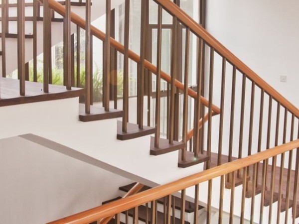 鐵藝樓梯護(hù)手介紹