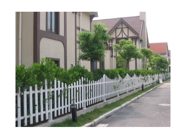 別墅鐵藝護欄的選購考慮細節(jié)