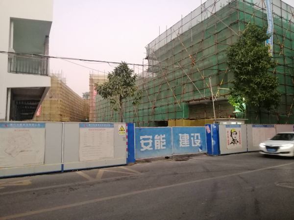 帝景園為某安老院項(xiàng)目提供鋅鋼護(hù)欄工程準(zhǔn)備安裝啦