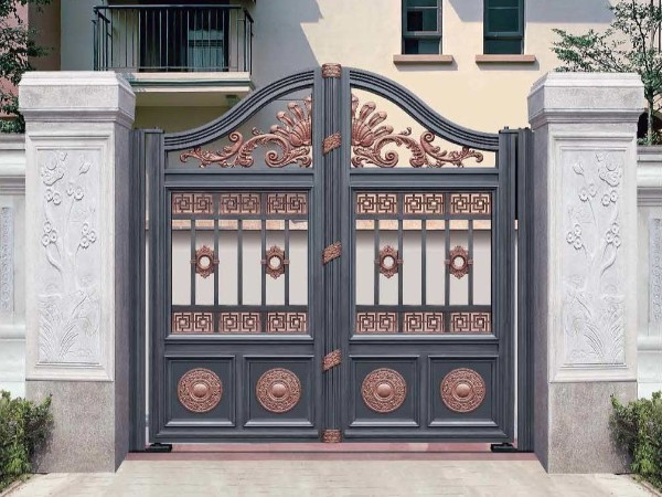 生活小能手，帝景裝飾教你如何對鋁藝大門進行除污跡？