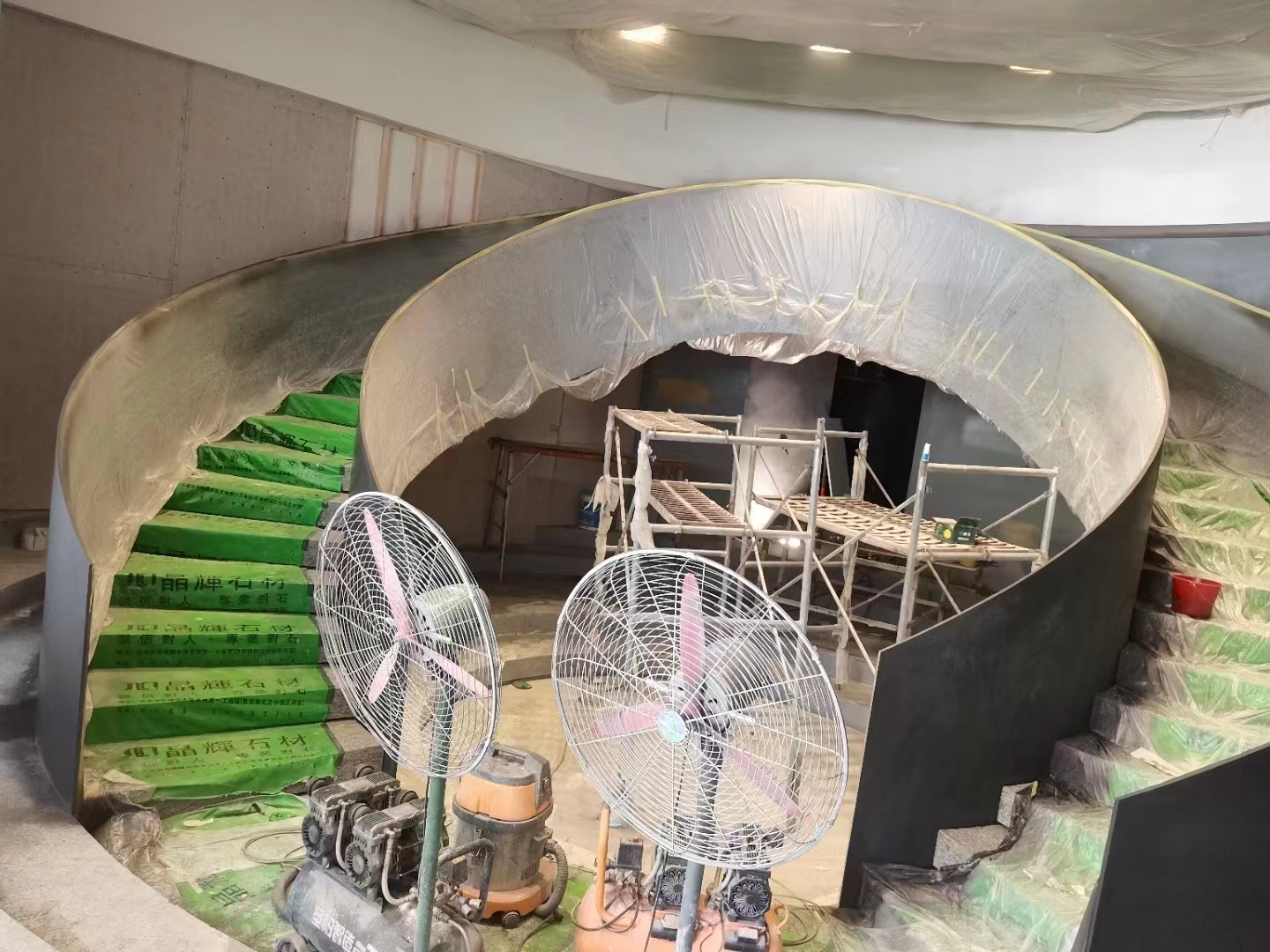 旋轉(zhuǎn)樓梯