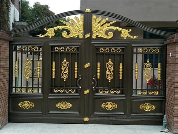 恭喜深圳郭總鋁藝大門(mén)，鋁藝圍欄選擇帝景園鋁藝產(chǎn)品，安裝完工！