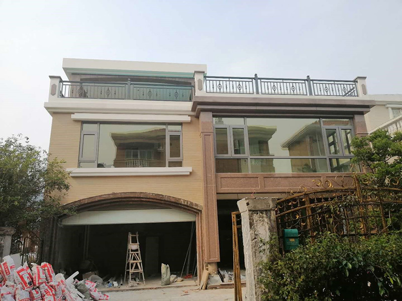 金源花園別墅客戶定制鋁藝護欄