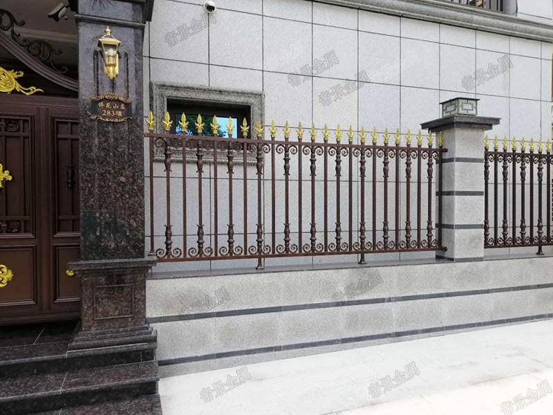 金源花園別墅客戶定制鋁藝護(hù)欄