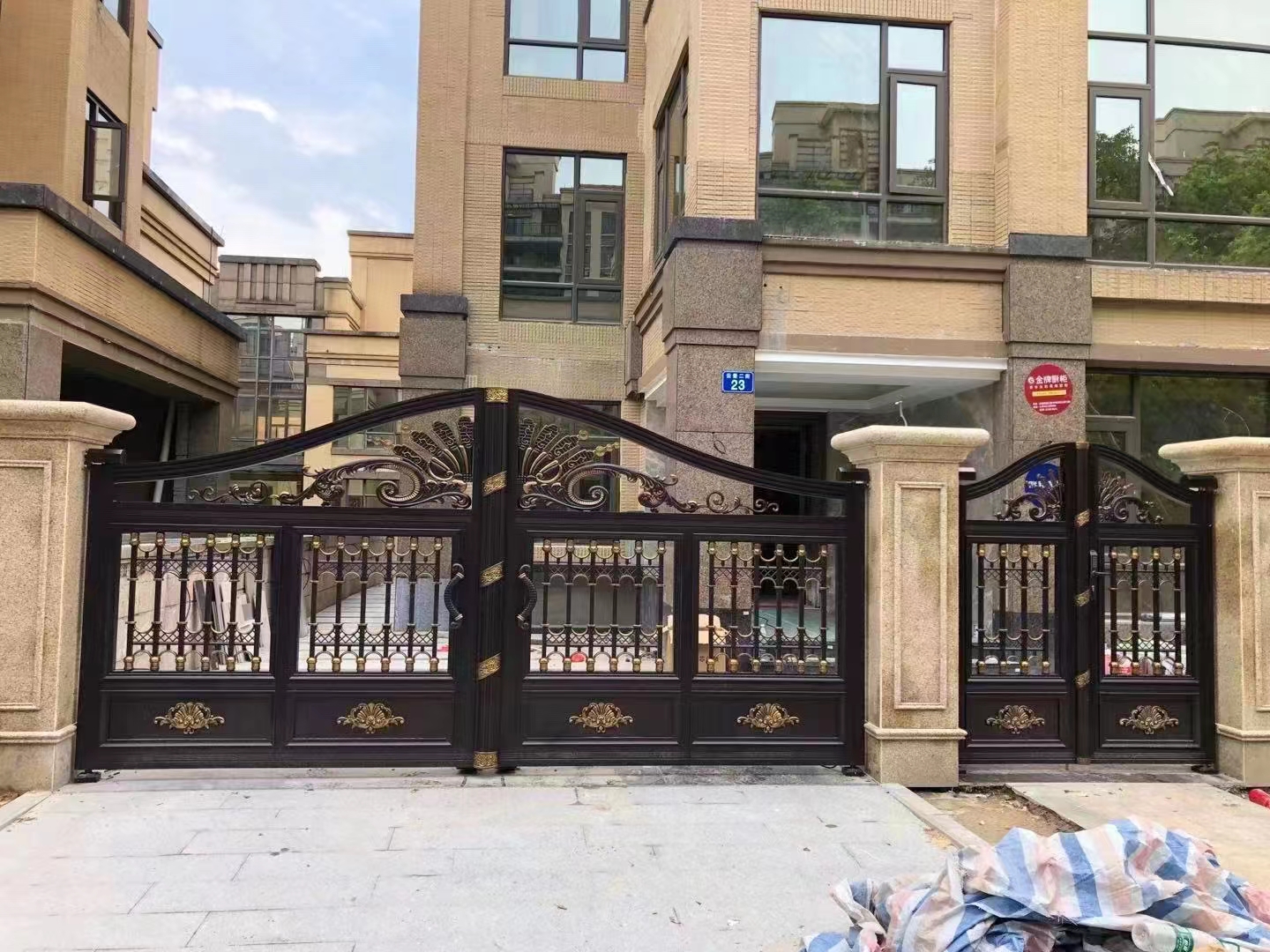 別墅高端鋁大門